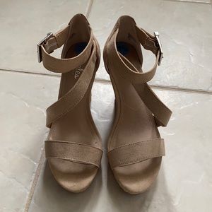 Charles David tan wedges with straps